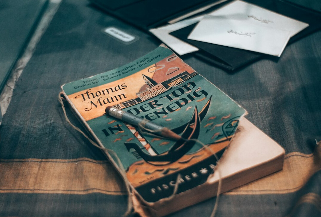 modern detective novel